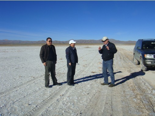 玻利维亚盐湖资源的开发和利用环境考察。