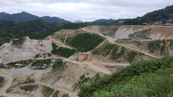 贵州瓮福磷矿磨坊矿段地下转露天采矿工程总承包项目